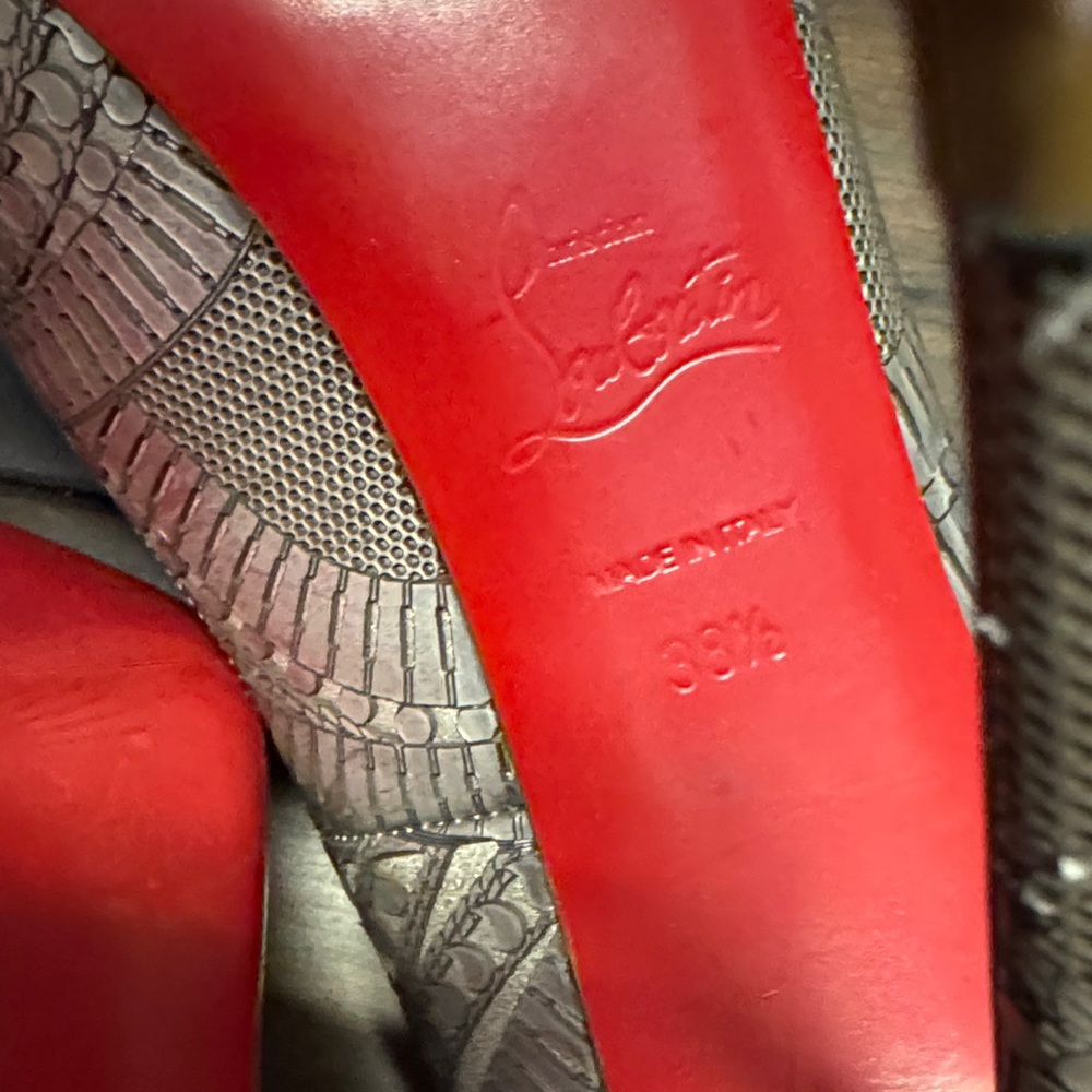 Christian Louboutin Metallic Silver Peep-Toe Pumps with Textured Pattern - Picture 6 of 6